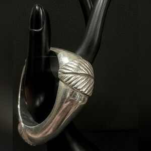 999 Fine SilverVintage Sterling Silver Cuff Bracelet – Sculpted Leaf Motif
